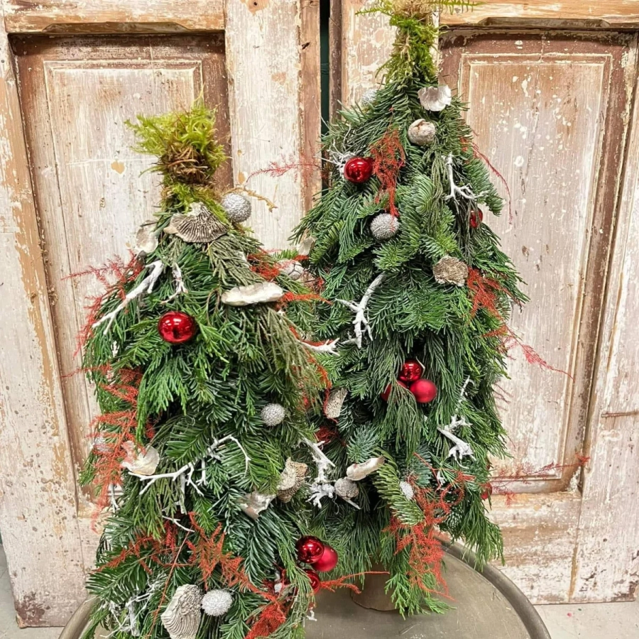 Brad Decorativ 10 - Confectionat Manual - Inaltime 80 - 100 cm 1