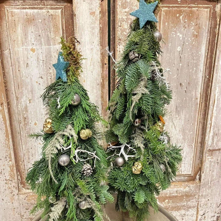 Dec.-Brad7 Brad Decorativ 6 - Confectionat Manual - Inaltime 80 - 100 cm 1